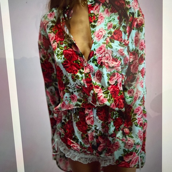 Selkie Roses are red silk slumber party set - Picture 14 of 15